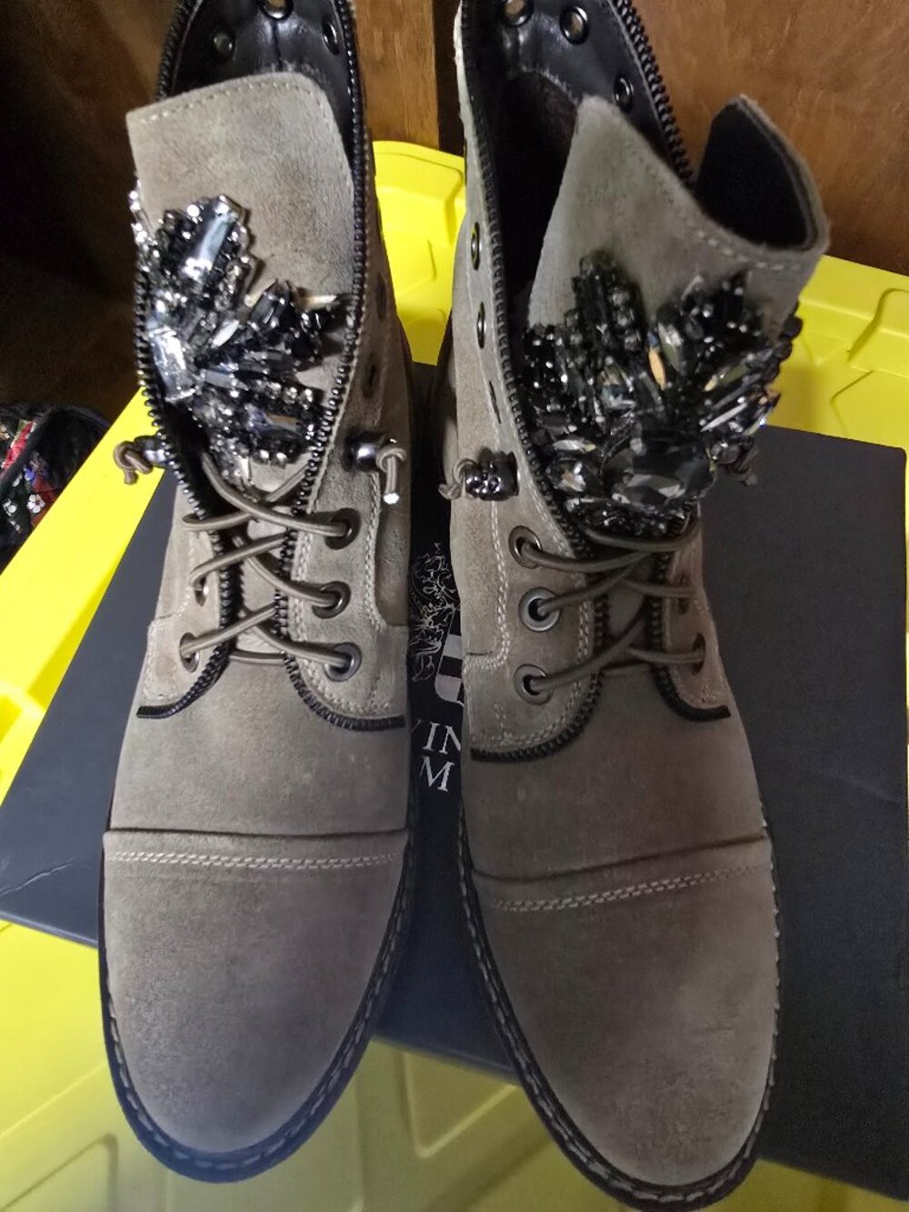 Women's NEW Vince Camuto SEFELLA laceless embellished  combat bootie size 11